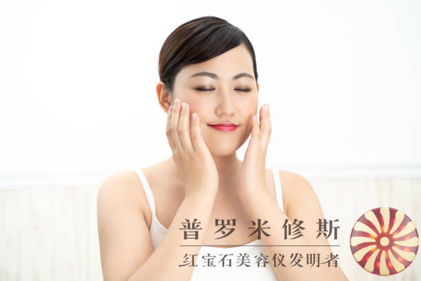 法令紋美容儀大熱銷！新一代科技助你撫平歲月痕跡，重塑自信容顏