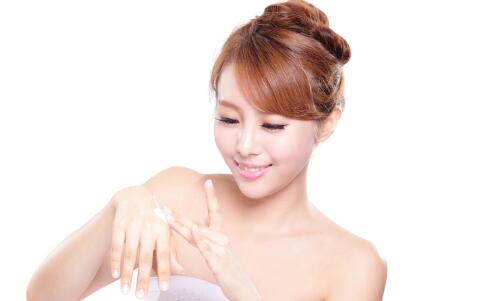  使用<a href=http://91ypm.com/e/tags/?tagname=%E6%8A%97%E8%80%81 target=_blank class=infotextkey>抗老</a>產(chǎn)品 