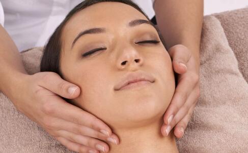 怎樣做一個沒有皺紋的美女