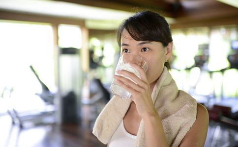 額頭皺紋怎么辦 7種方法告別抬頭紋