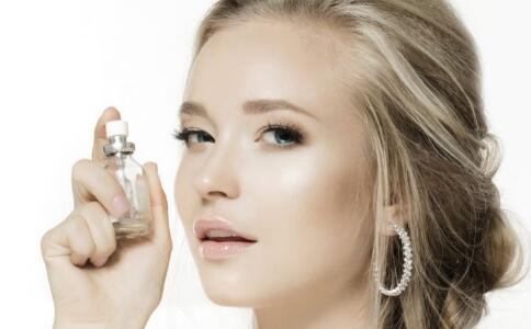 各個(gè)部位去除皺紋的最好方法